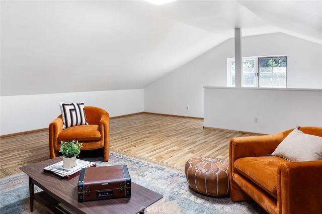 2832 Mayfield Ave., La Crescenta, CA 91214