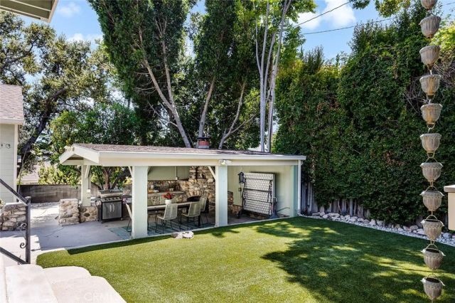 2832 Mayfield Ave., La Crescenta, CA 91214