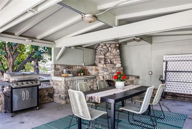 2832 Mayfield Ave., La Crescenta, CA 91214