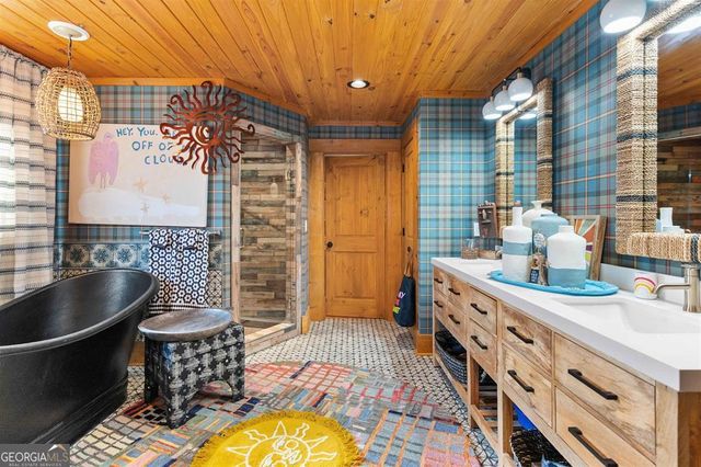 125 Rock Island Lane, Eatonton, GA 31024