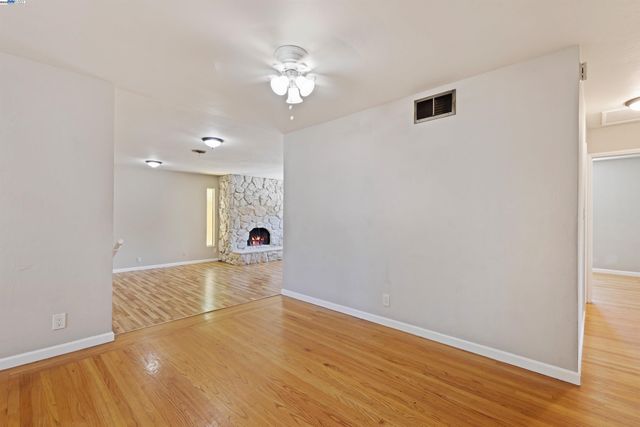 666 Bluefield Ln, Hayward, CA 94541