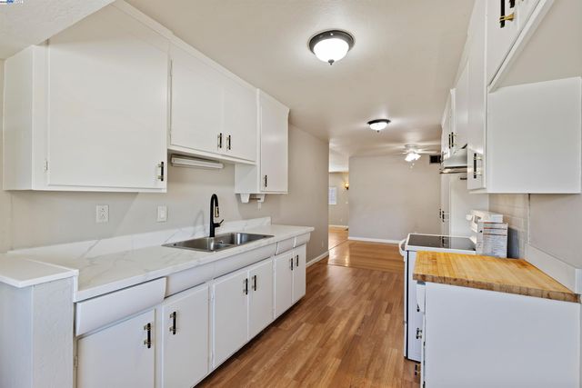 666 Bluefield Ln, Hayward, CA 94541