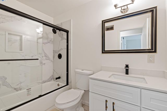 666 Bluefield Ln, Hayward, CA 94541