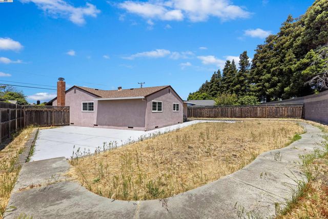 666 Bluefield Ln, Hayward, CA 94541
