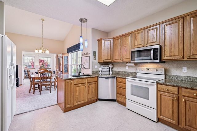 2255 Blairsferry Crossing, Hiawatha, IA 52233