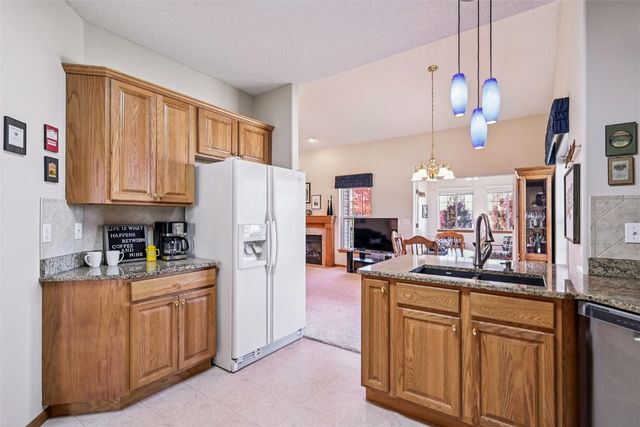2255 Blairsferry Crossing, Hiawatha, IA 52233