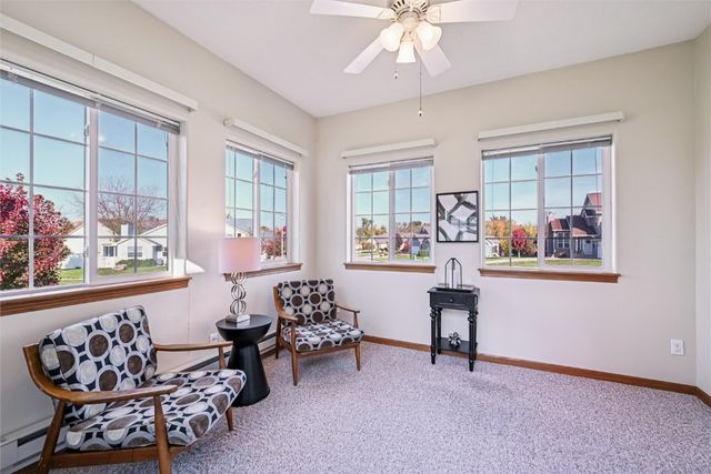 2255 Blairsferry Crossing, Hiawatha, IA 52233