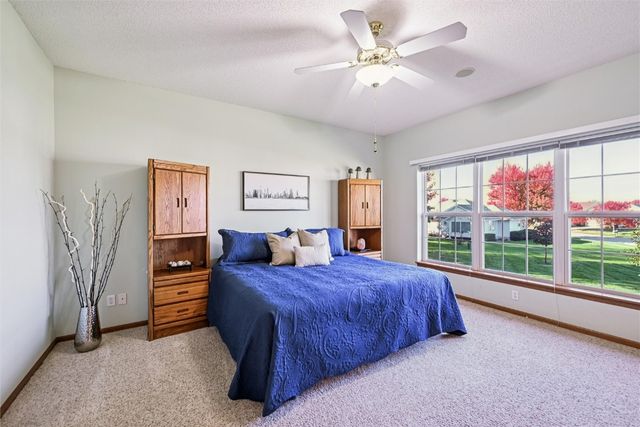 2255 Blairsferry Crossing, Hiawatha, IA 52233