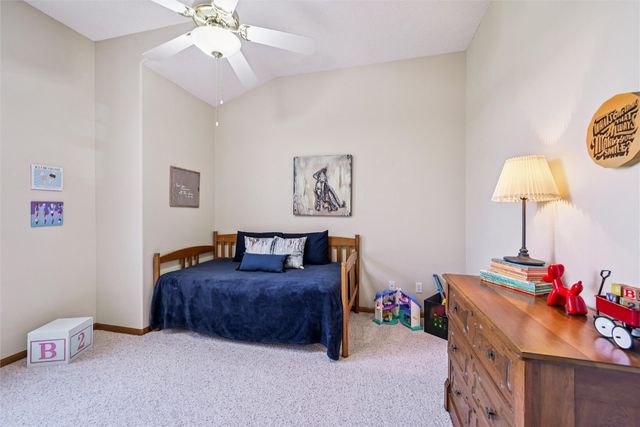 2255 Blairsferry Crossing, Hiawatha, IA 52233