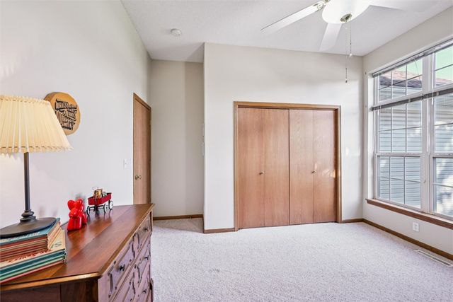 2255 Blairsferry Crossing, Hiawatha, IA 52233