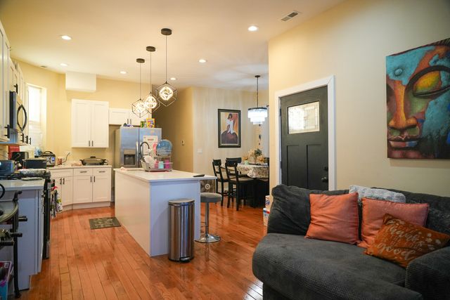 3919 W Flournoy Street, Chicago, IL 60624