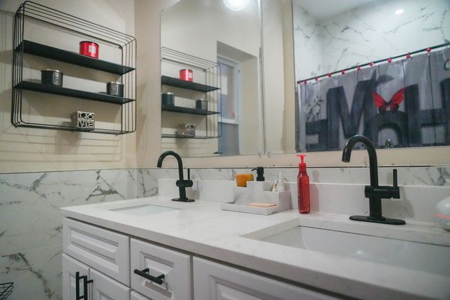 3919 W Flournoy Street, Chicago, IL 60624