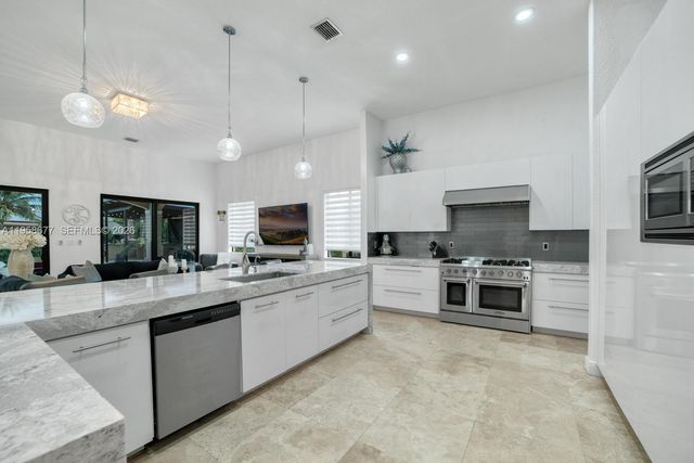 19339 SW 80th Ct, Cutler Bay, FL 33157