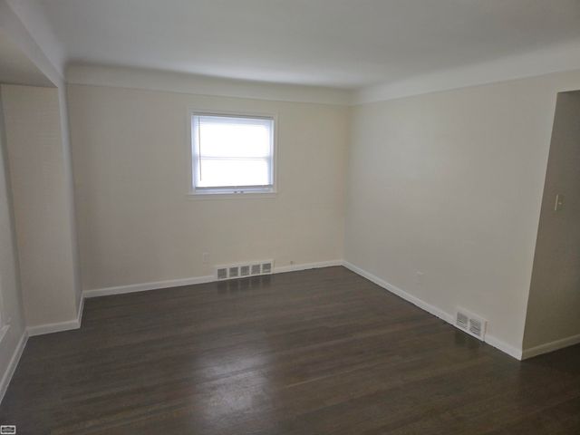 24676 Lambrecht Street, Eastpointe, MI 48021