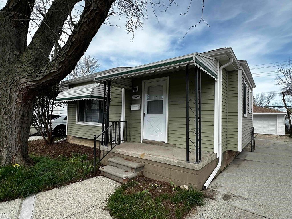 24676 Lambrecht Street, Eastpointe, MI 48021