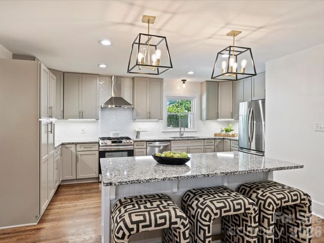 6610 Burlwood Road, Charlotte, NC 28211