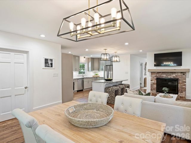 6610 Burlwood Road, Charlotte, NC 28211