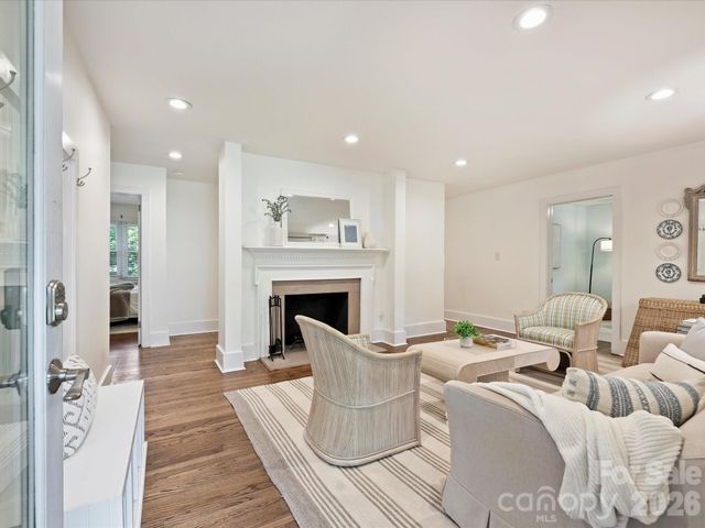 6610 Burlwood Road, Charlotte, NC 28211