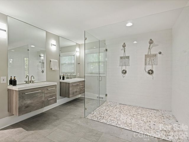 6610 Burlwood Road, Charlotte, NC 28211