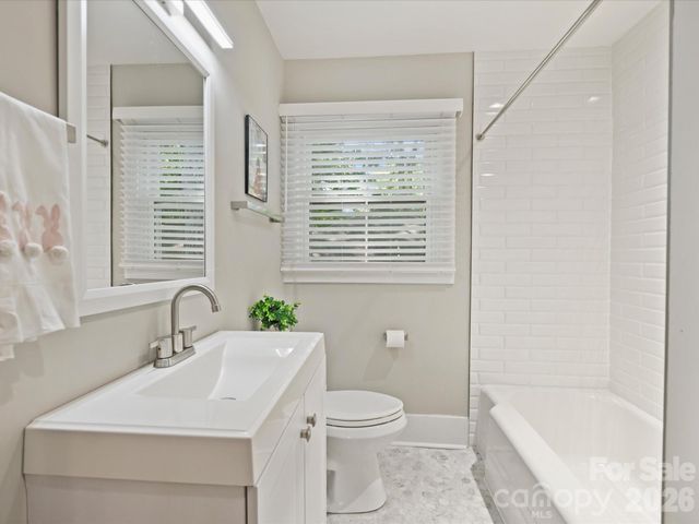 6610 Burlwood Road, Charlotte, NC 28211