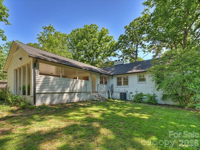 6610 Burlwood Road, Charlotte, NC 28211