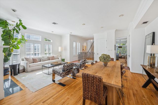 2700 Wroxton Road, West University Place, TX 77005