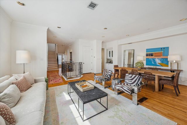 2700 Wroxton Road, West University Place, TX 77005