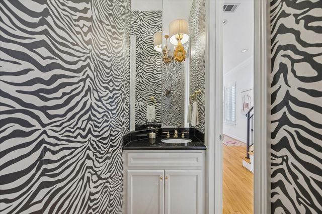 2700 Wroxton Road, West University Place, TX 77005