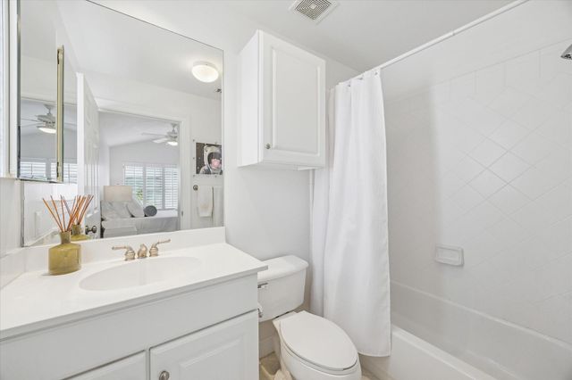 2700 Wroxton Road, West University Place, TX 77005