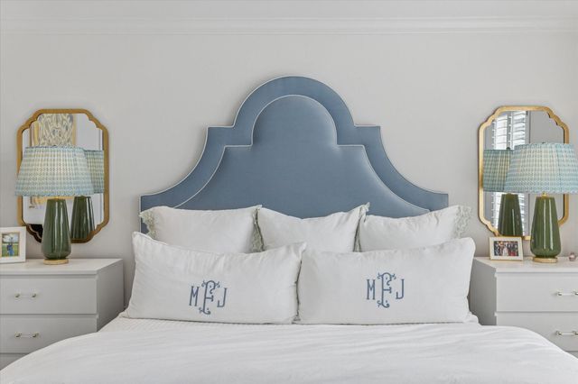 2700 Wroxton Road, West University Place, TX 77005