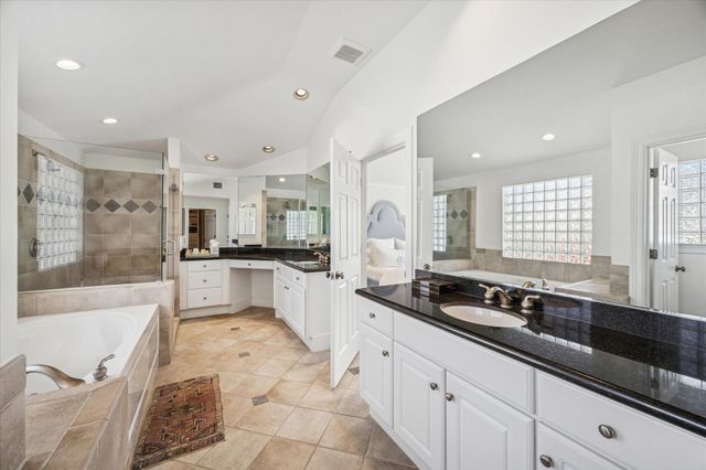 2700 Wroxton Road, West University Place, TX 77005