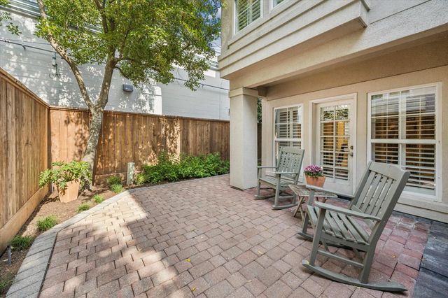 2700 Wroxton Road, West University Place, TX 77005