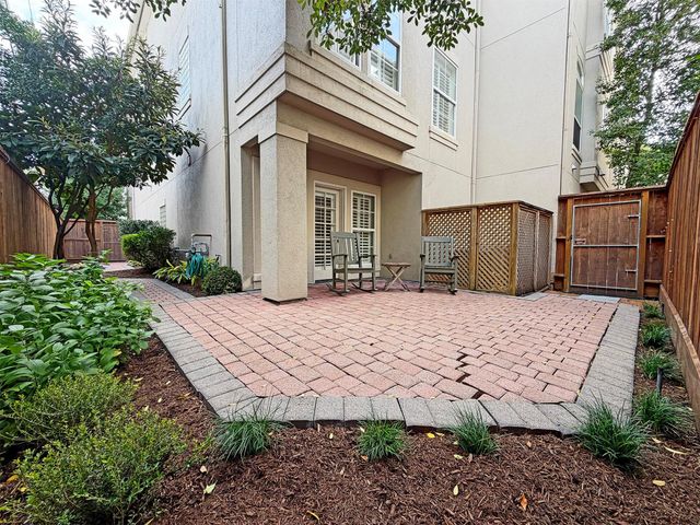 2700 Wroxton Road, West University Place, TX 77005