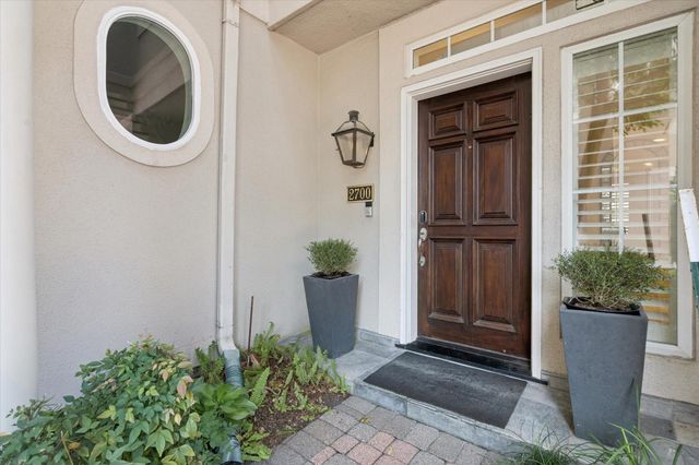 2700 Wroxton Road, West University Place, TX 77005