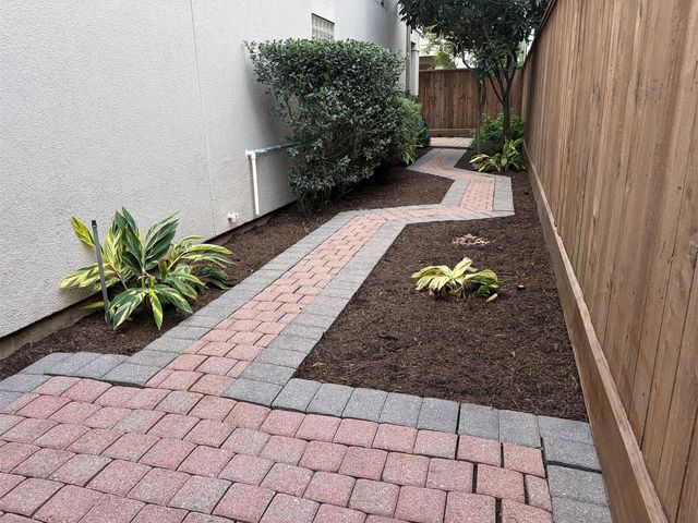 2700 Wroxton Road, West University Place, TX 77005