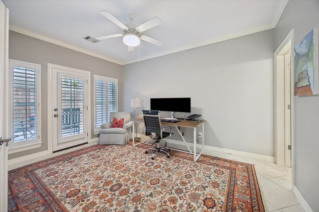 2700 Wroxton Road, West University Place, TX 77005