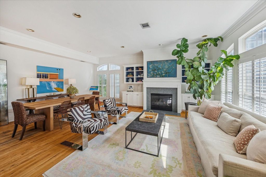 2700 Wroxton Road, West University Place, TX 77005