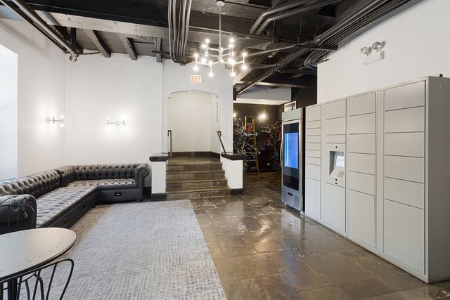 5718 N Winthrop Avenue 512, Chicago, IL 60660