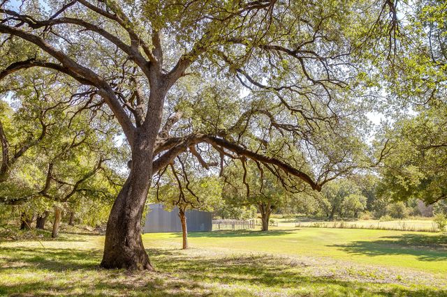 3535A Crestridge Drive, Granbury, TX 76048