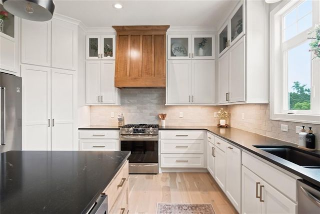 17105 W 170th Street, Olathe, KS 66062