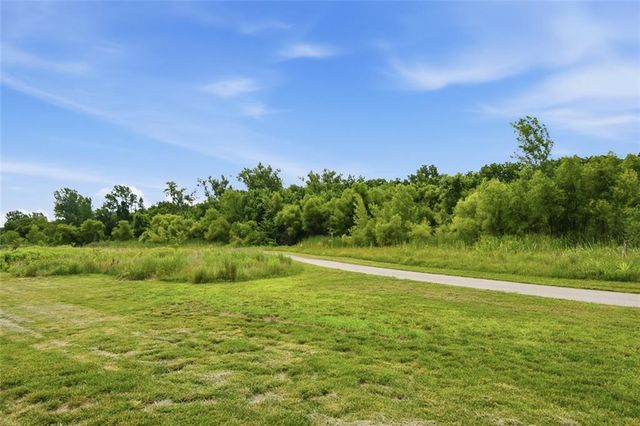 17105 W 170th Street, Olathe, KS 66062