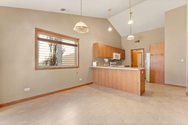 6458 Grosbeak Court, Hobart, IN 46342