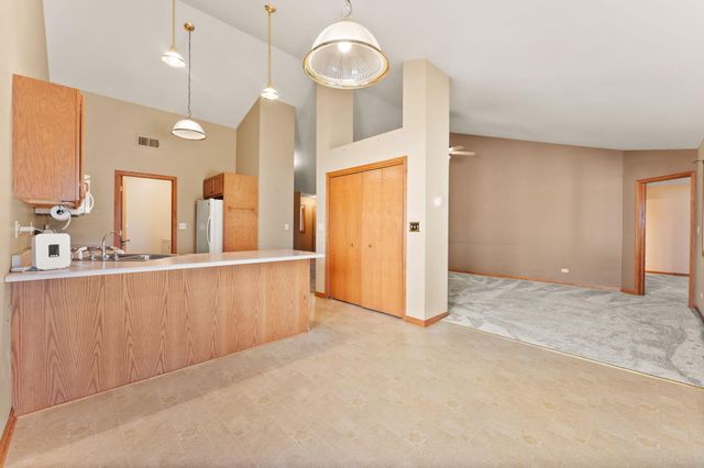 6458 Grosbeak Court, Hobart, IN 46342