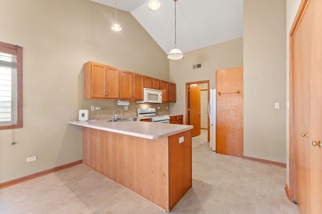 6458 Grosbeak Court, Hobart, IN 46342