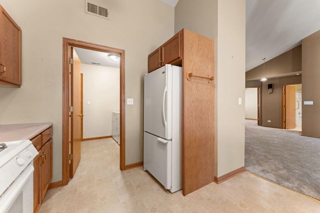 6458 Grosbeak Court, Hobart, IN 46342