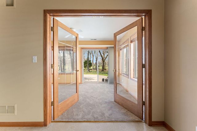 6458 Grosbeak Court, Hobart, IN 46342