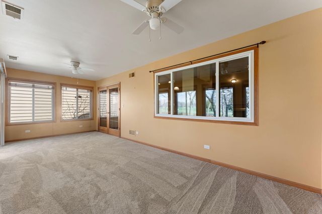 6458 Grosbeak Court, Hobart, IN 46342