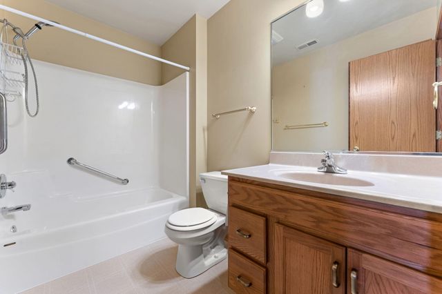 6458 Grosbeak Court, Hobart, IN 46342