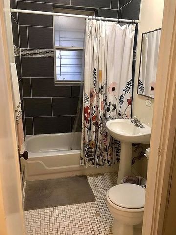 3917 N SOUTHPORT Avenue 1W, Chicago, IL 60613