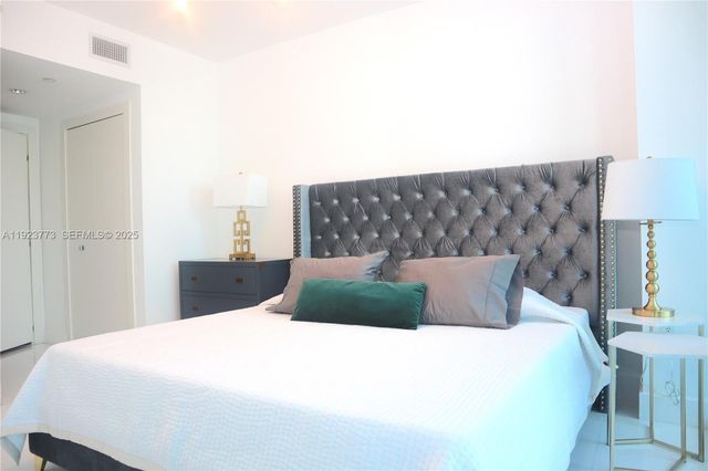 200 BISCAYNE BLVD WY 3309, Miami, FL 33131